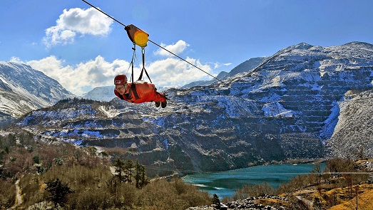 Zip World</q> � �������